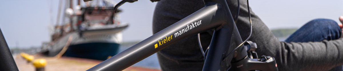 Fahrradrahmen mit Kieler Manufaktur Logo